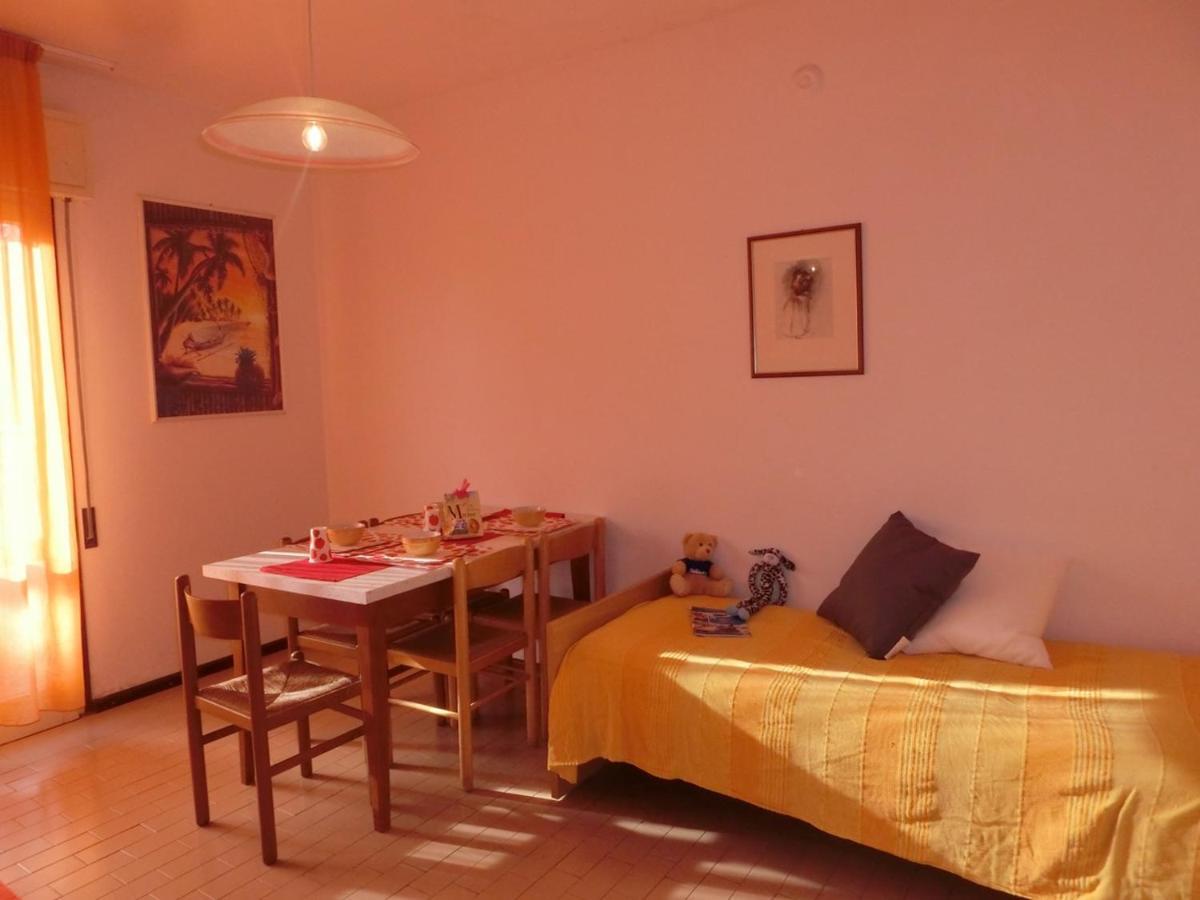 Comfy One-bedroom With Terrace And Lift